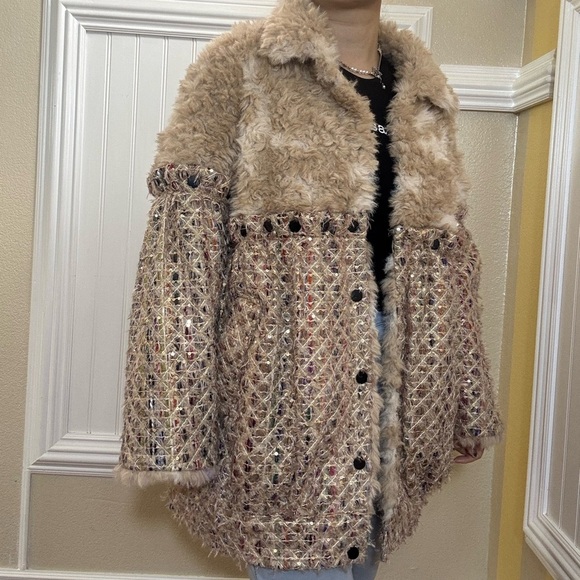 Women's Beige and Brown Textured Coat - Picture 3 of 10